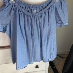 Off shoulder short sleeve top.